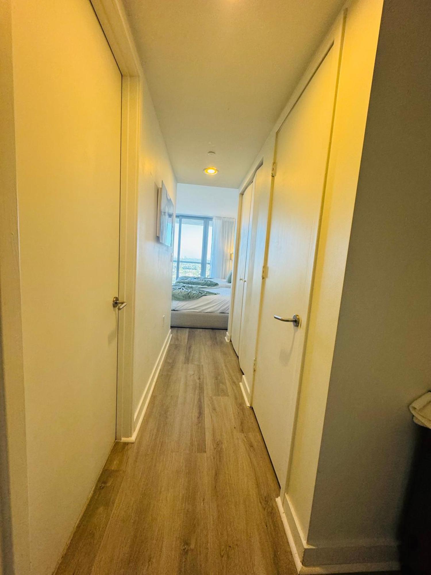 Lovely 2Bed 1Bath Condo With Private Balcony 18Th Floor Hallandale Beach Buitenkant foto