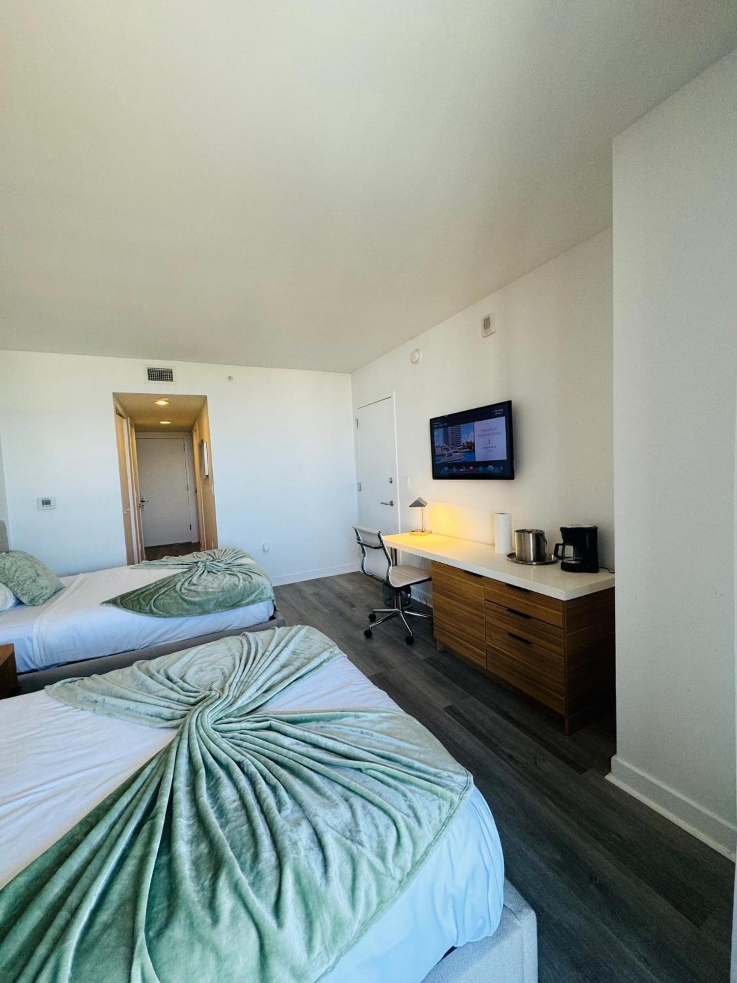Lovely 2Bed 1Bath Condo With Private Balcony 18Th Floor Hallandale Beach Buitenkant foto