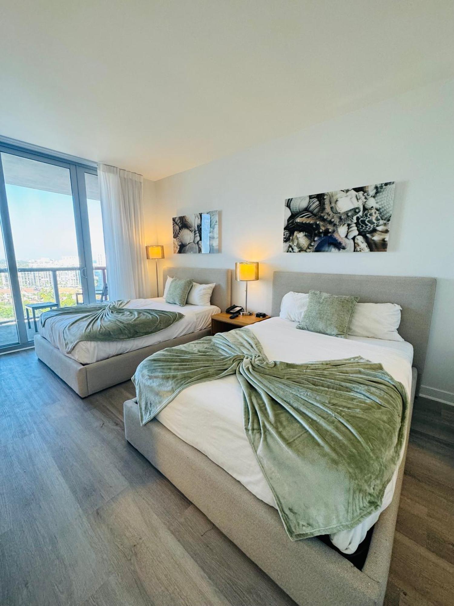 Lovely 2Bed 1Bath Condo With Private Balcony 18Th Floor Hallandale Beach Buitenkant foto