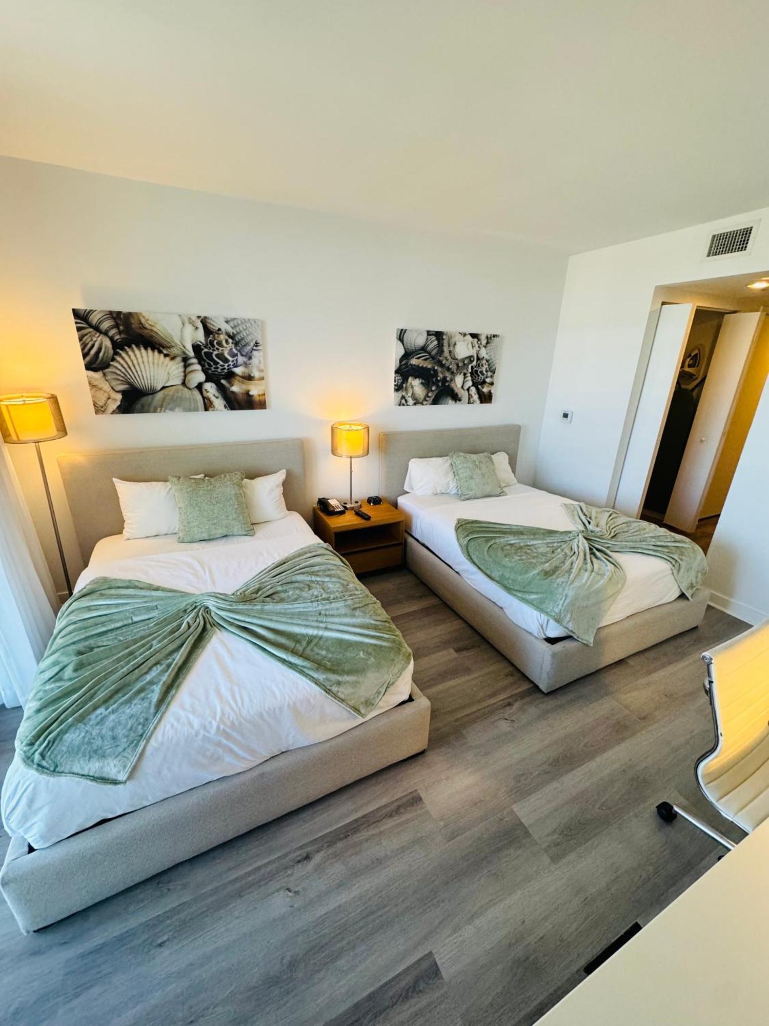 Lovely 2Bed 1Bath Condo With Private Balcony 18Th Floor Hallandale Beach Buitenkant foto